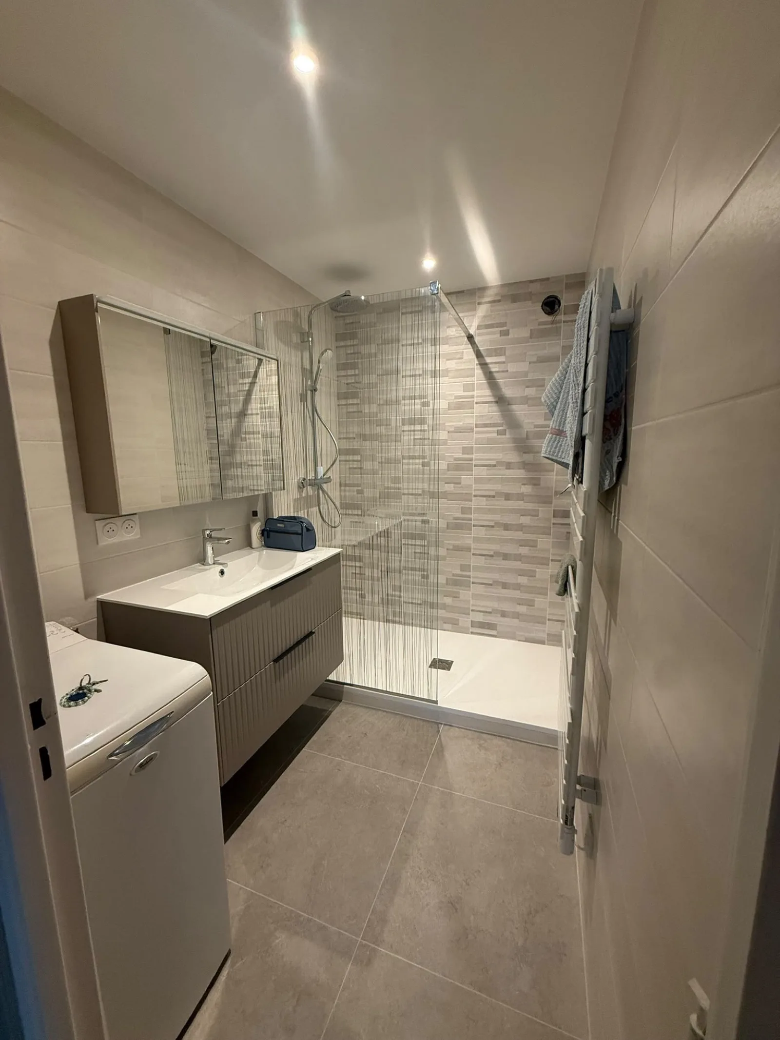 De la salle de bain lambris à la douche italienne
